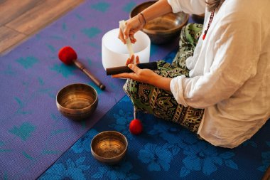 Tibet singing bowl ses terapisi