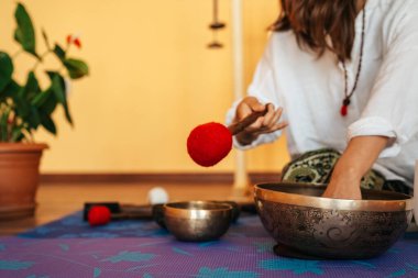 Tibet singing bowl ses terapisi