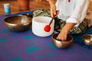Tibet singing bowl ses terapisi