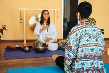 Tibet singing bowl ses terapisi