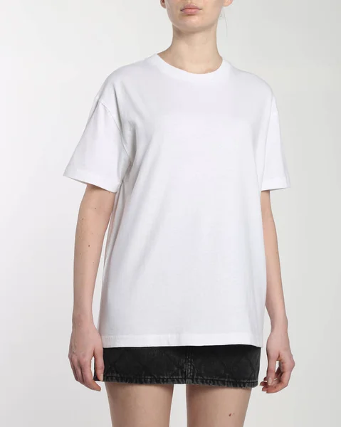 Γυναικείο Shirt Μοντέλο Λευκό Φόντο Απομονωμένο — Φωτογραφία Αρχείου