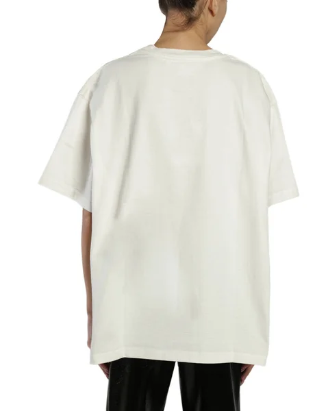 Una Donna Indossa Una Maglietta Bianca Size — Foto Stock