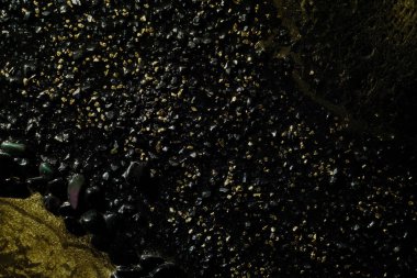 Siyah ve altın mermer dokulu arka plan