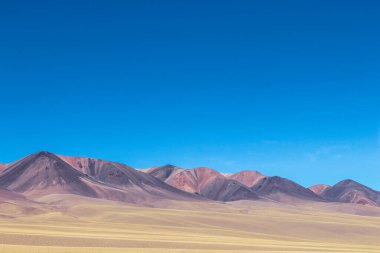 Ruta de los Seismiles, Catamarca, Arjantin 'deki dağların panoramik manzarası. Yüksek kalite fotoğraf