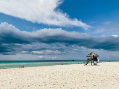 Cankurtaran Kulesi, Playacar Sahili, Quintana Roo, güneşli bir gün, Meksika. Yüksek kalite fotoğraf