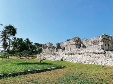 Tulum 'daki Tulum Kalıntıları Quintana Roo' daki Tulum Arkeolojik Bölgesi, Meksika 'daki Yucatan Yarımadası. Yüksek kalite fotoğraf