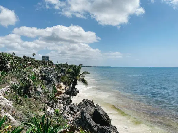 Tulum 'daki Tulum Kalıntıları Quintana Roo' daki Tulum Arkeolojik Bölgesi, Meksika 'daki Yucatan Yarımadası. Yüksek kalite fotoğraf