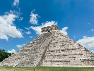 El Castillo ya da Kukulkan Piramidi Tapınağı, Chichen Itza, Yucatan, Meksika. Yüksek kalite fotoğraf