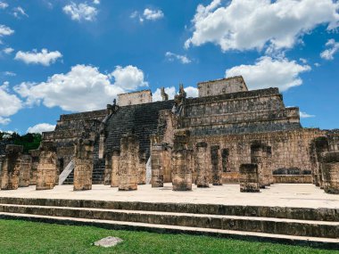 Chichen Itza 'nın jaguar savaşçılarının Meksika' daki Yucatan 'da bulunan tapınağı UNESCO' nun dünya mirası. Yüksek kalite fotoğraf