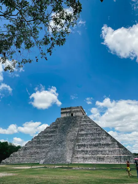 El Castillo ya da Kukulkan Piramidi Tapınağı, Chichen Itza, Yucatan, Meksika. Yüksek kalite fotoğraf