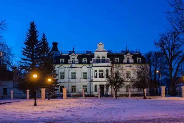 Kvällsutsikt Över Det Historiska Buchholtz Palace Lynnig Belysning Polen Podlasie — Stockfoto
