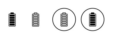 Batarya ikonu vektörü beyaz arkaplanda izole edildi. Batarya vektör simgesi. Şarj seviyesi. pil yükleme simgesi
