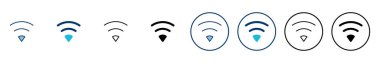 WIFI Simge vektörü beyaz arkaplanda izole edildi. Sinyal vektör simgesi. Kablosuz ve kablosuz ağ simgesi veya uzak internet erişimi için imza