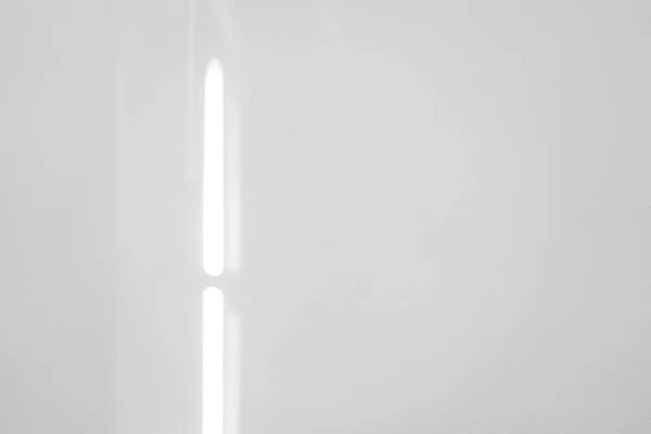 Latar Belakang Dinding Putih Tekstur Beton Dengan Bayangan Cahaya Ruang — Stok Foto