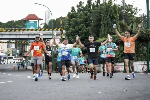Джокьякарта Индонезия Октября 2022 Года Бегущие Участники Проходящие Улицам Города — стоковое фото