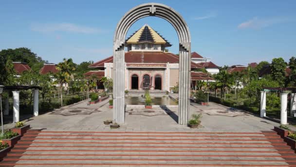 Yogyakarta Indonésia Novembro 2022 Vista Aérea Mesquita Universidade Gadjah Mada — Vídeo de Stock