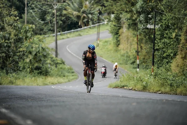 Vélo Route Monte Sur Route Fraîche Pente Dans Région Panggang — Photo