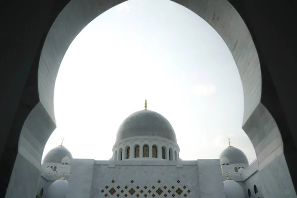 Купол Большой Мечети Шейха Зайеда Соло Индонезия — стоковое фото