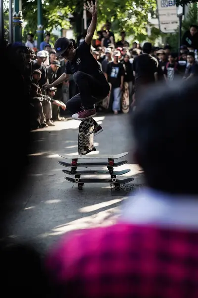 Skateboarders Skaters Get Together Play Street Freestyle Celebrating World Skateboard — Stock Photo, Image
