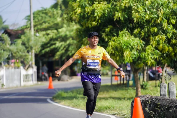 Jogja Maratonu 42K Nın Katılımcıları Veya Koşucuları Prambanan Tapınak Köyünün — Stok fotoğraf