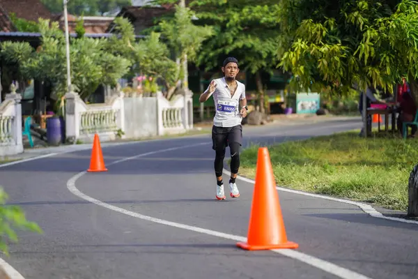 Participantes Corredores Maratona Jogja 42K Passam Uma Bela Rota Redor — Fotografia de Stock
