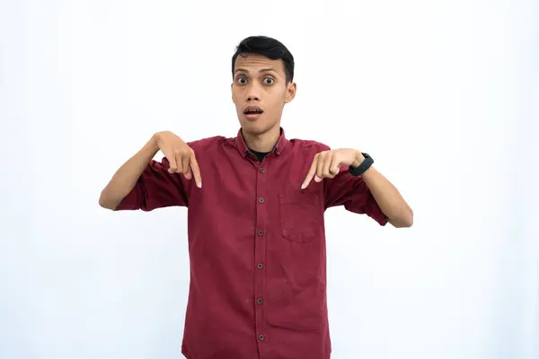 Hombre Asiático Hombre Negocios Estudiante Concepto Usando Camisa Casual Roja —  Fotos de Stock