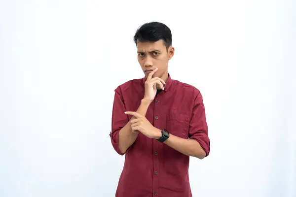 Азиатский Человек Бизнес Студенческая Концепция Носить Красную Рубашку Случайного Мышления — стоковое фото