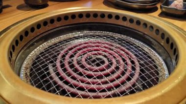 Japon yılan balığı ocakta ızgara..