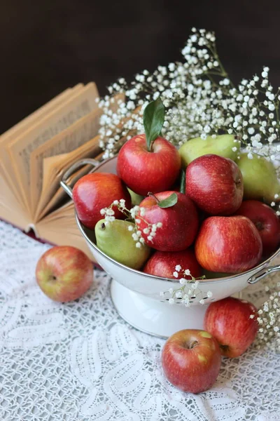 Fruit Still Life Red Apples Open Book White Gypsophila Flowers — Stock Photo, Image