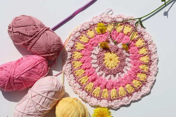Idéias Crochê Primavera Belo Padrão Feito Fio Algodão Rosa Macio — Fotografia de Stock
