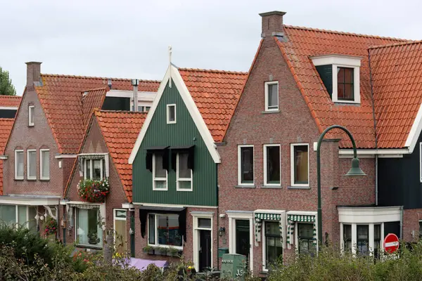Τυπικά Σπίτια Στην Παλιά Πόλη Volendam Ολλανδία — Φωτογραφία Αρχείου