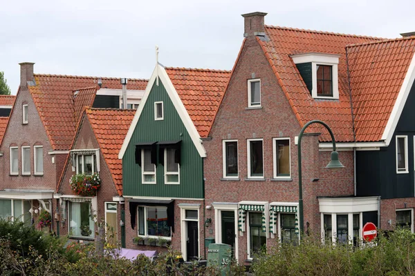 Typowe Domy Starym Mieście Volendam Holandia — Zdjęcie stockowe