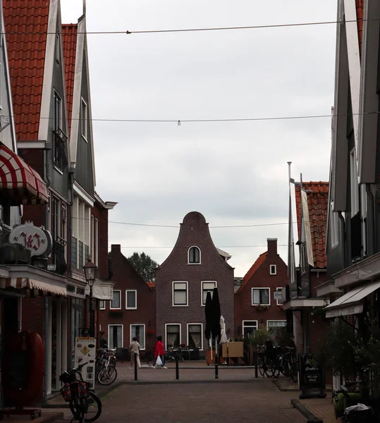 Τυπικά Σπίτια Στην Παλιά Πόλη Volendam Ολλανδία — Φωτογραφία Αρχείου