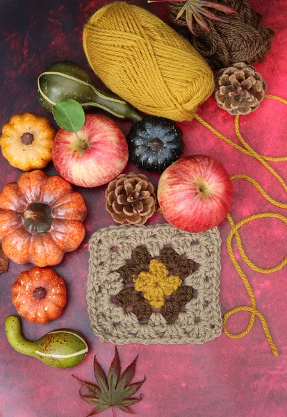 Autumn Crocheting Top View Photo Wool Yarn Balls Apples Squashes — Stock Photo, Image