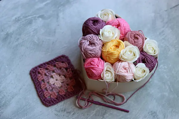 Granny Square Crochet Pattern Colorful Photo Soft Pink Organic Yarn — Stock Photo, Image