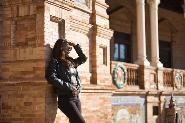 Young Beautiful Latin South American Woman Leather Top Jacket Sunglasses — Fotografia de Stock