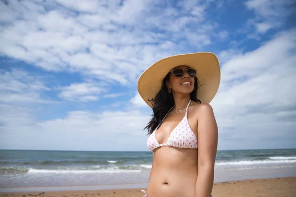 South American Woman Young Beautiful Brunette Sunglasses Hat Bikini Posing — Fotografia de Stock