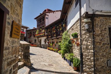 Lierganes Köprüsü (ayrıca Roma Köprüsü olarak da bilinir) veya ana köprü, kasabada sembolik ve sembolik bir yerdir. 1587 ve 1606 yılları arasında bir önceki ortaçağ köprüsünün üzerine inşa edilmiş..