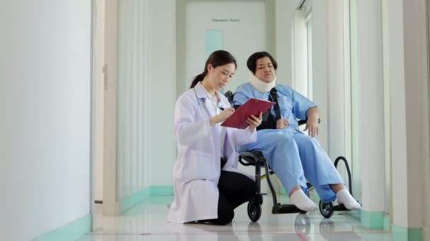 Female Doctor Taking Notes Treatment Obese Female Patients Stiff Neck — Video