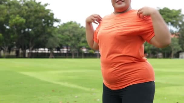 아시아 위에서 밖에서 운동을 완된다 유지하는 스포츠 체중을 줄이기 — 비디오
