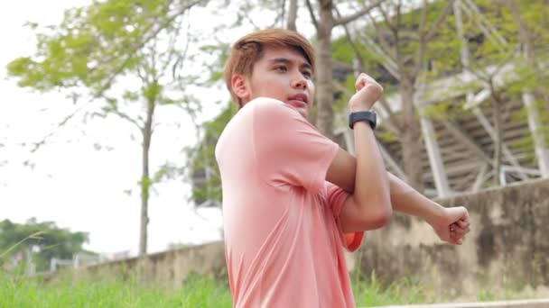 Jeune Homme Asiatique Faisant Exercice Extérieur Matin Réchauffez Vous Avant — Video