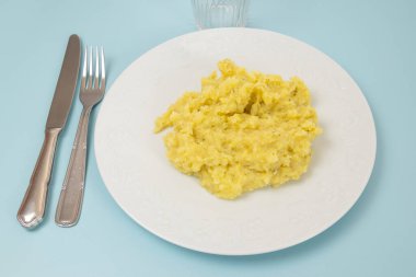 bir tabak patates püresi