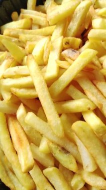 Bir tabak patates kızartması yakın plan.