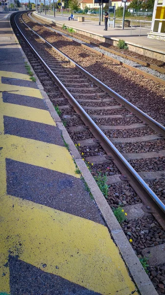 Tor Kolejowy Przy Wyjściu Stacji — Zdjęcie stockowe
