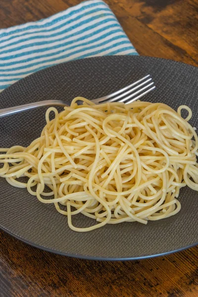 Assiette Spaghettis Gros Plan Sur Une Table — Photo