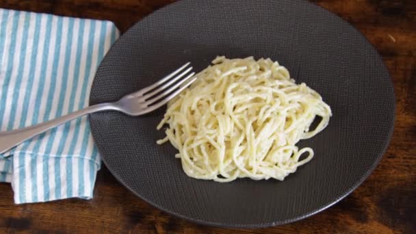 Bir Tabak Peynirli Spagetti — Stok video