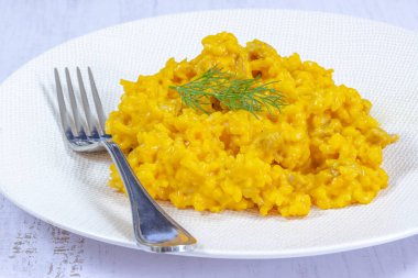 kabaklı risotto tabakta