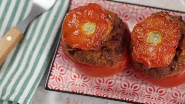 Stuffed Tomatoes Close Dish — Stock videók