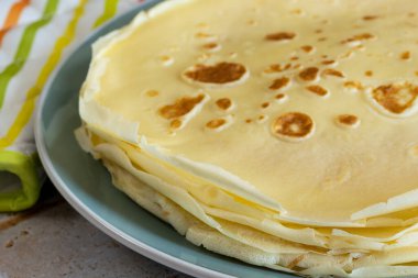 Tabaktaki gözleme yığını