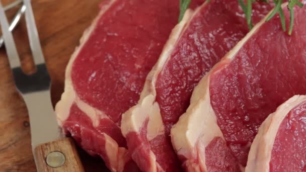 Ojo Costilla Carne Cruda Cerca Tabla Cortar — Vídeos de Stock